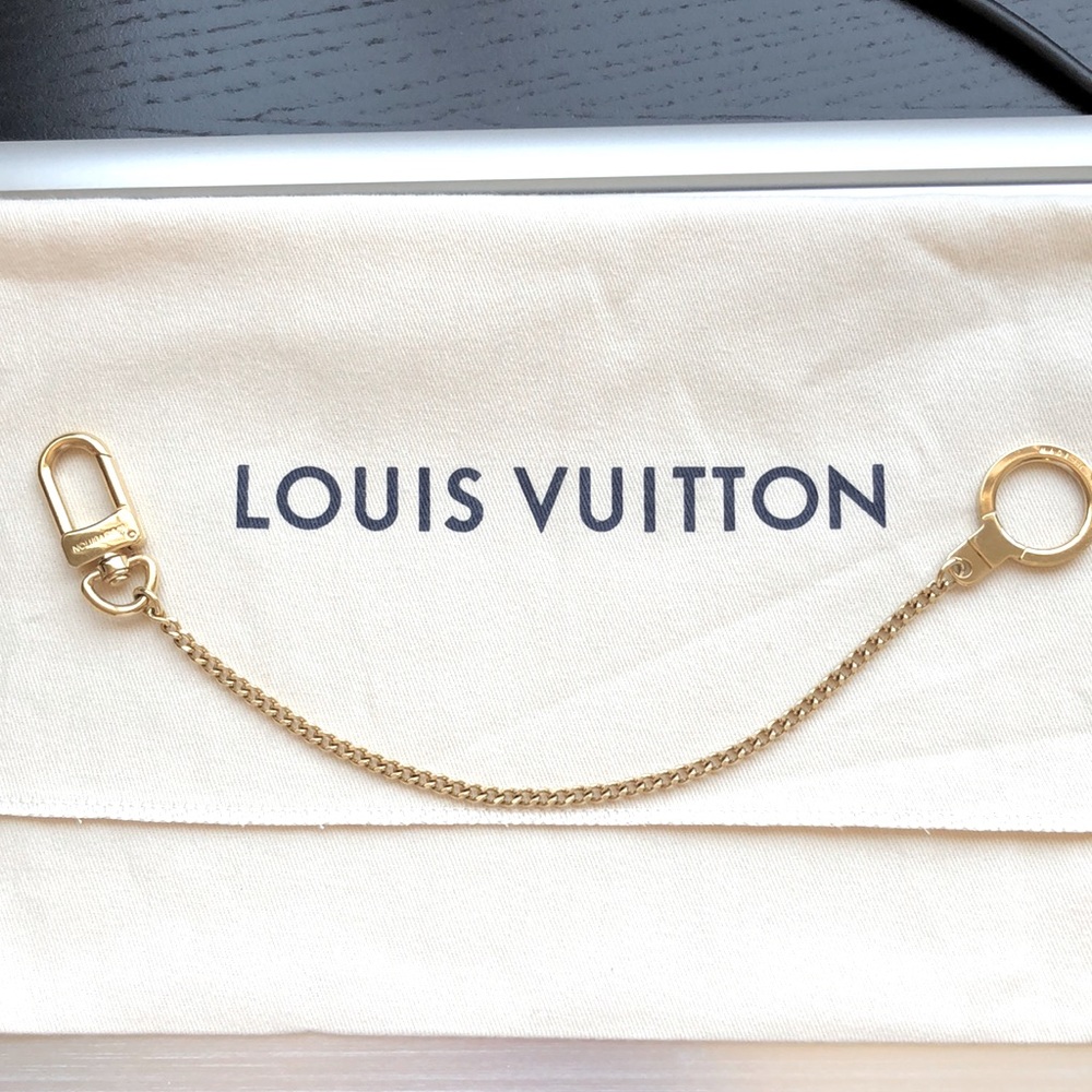 🌼🌼 VINTAGE 🌼🌼 Louis Vuitton chain Strap